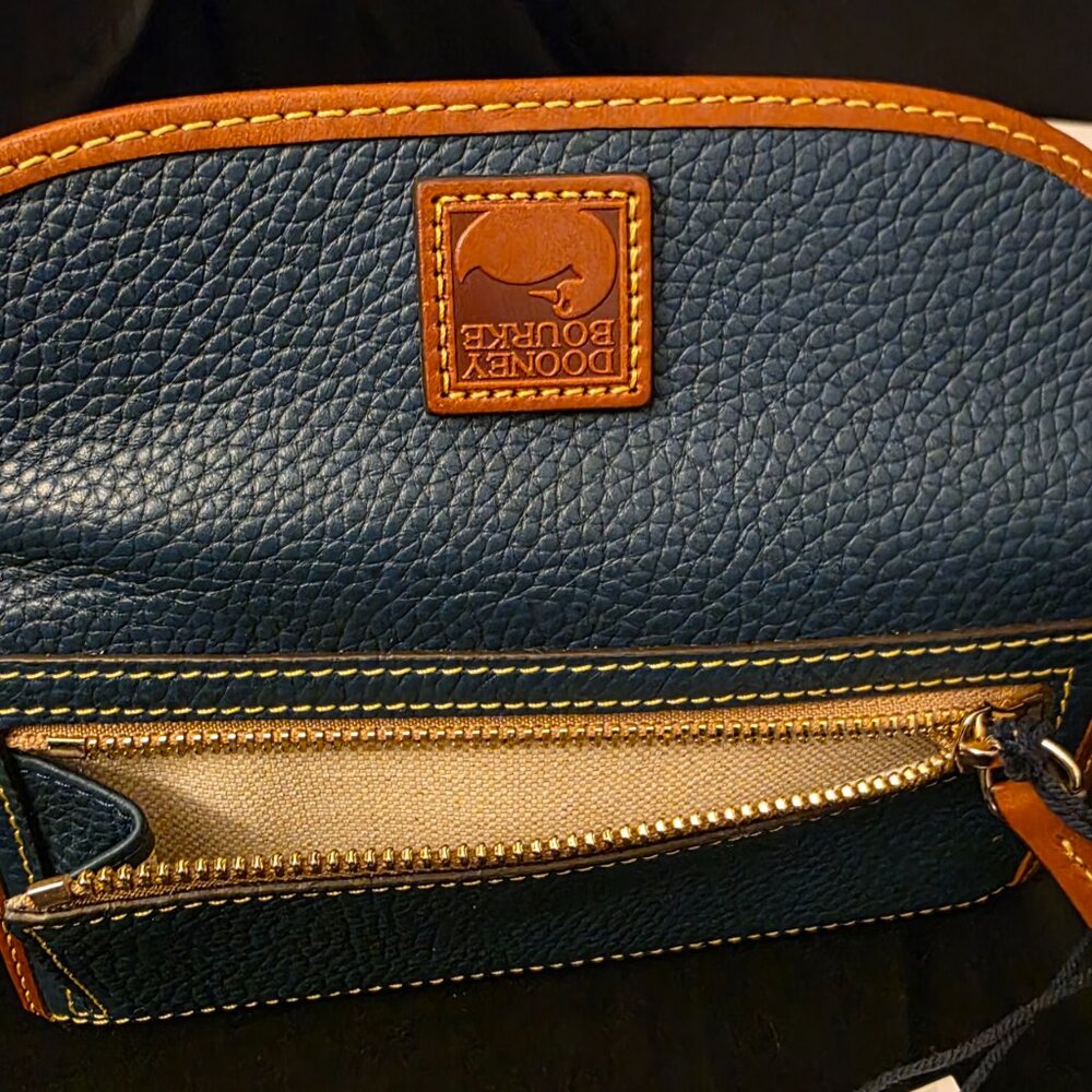 Dooney & Bourke Pebble Grain Baguette Handbag and Continental Clutch **Bundle** - Picture 6 of 14